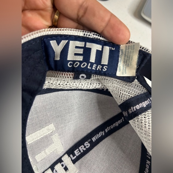 Yeti Coolers Branded Blue & White Trucker Snapback Hat Cap Adjustable Unisex - Picture 3 of 7
